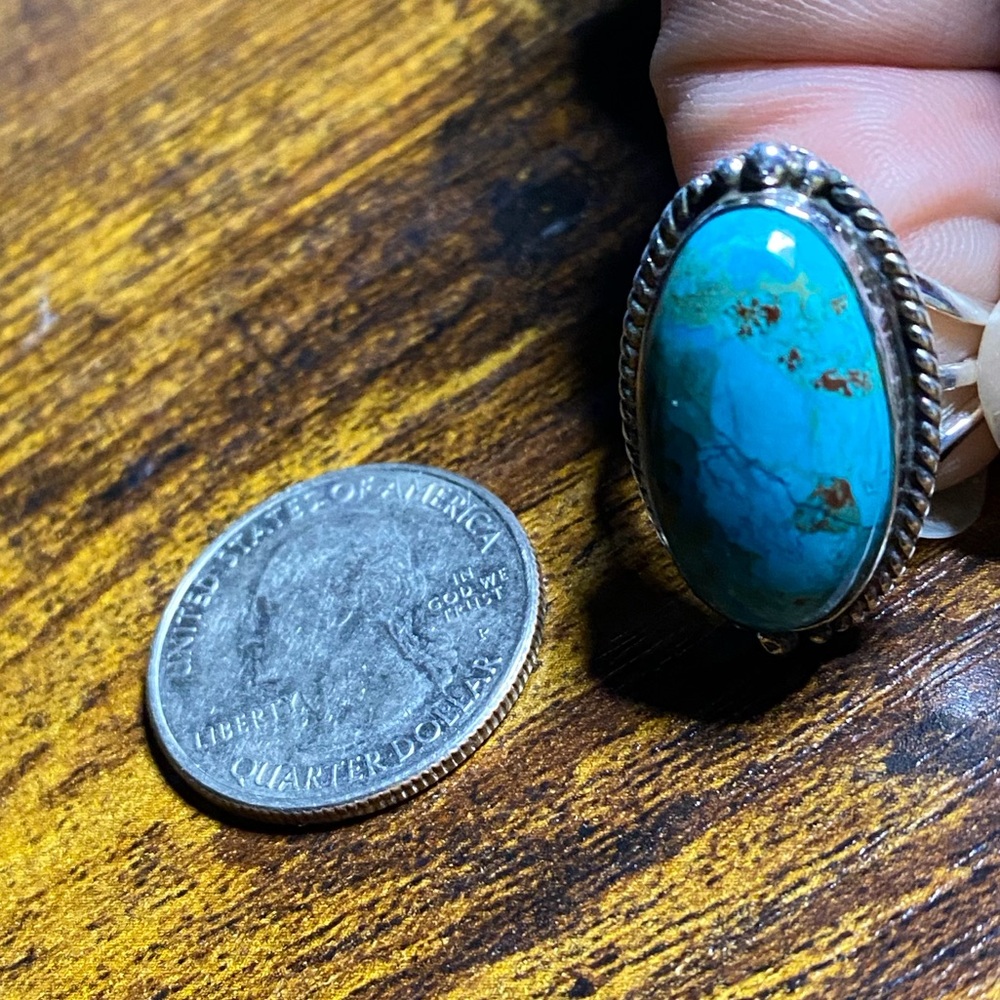 Navajo Turquoise Oval Stone set in 925 Sterling Silver Ring (Size 8) - Picture 7 of 7